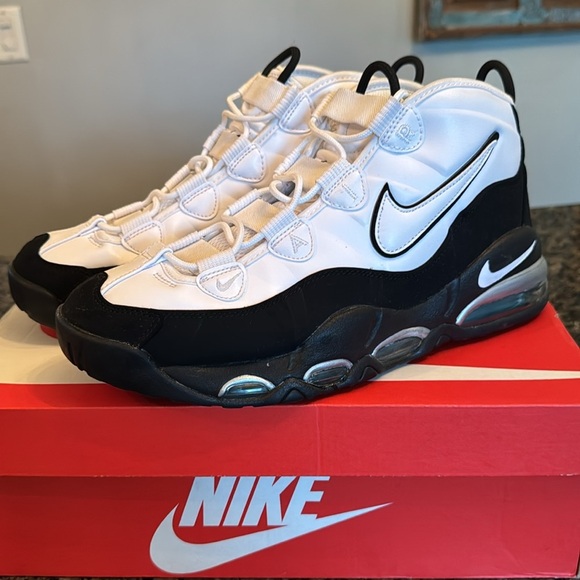 Nike air Max Uptempo Black and White Sneakers EUC 10 - Picture 8 of 17